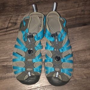 Keen sandals women’s size 8